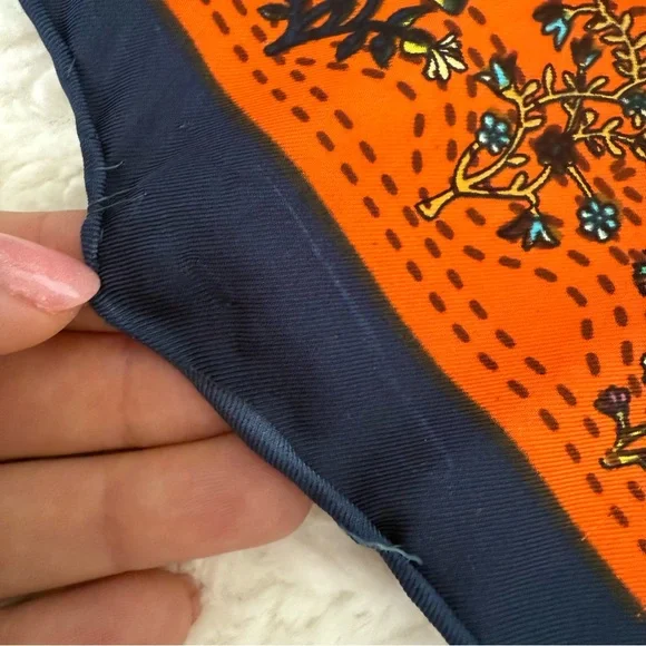 HERMES Pique Fleuri de Provence by Christine Henry Silk Scarf - Picture 9 of 11